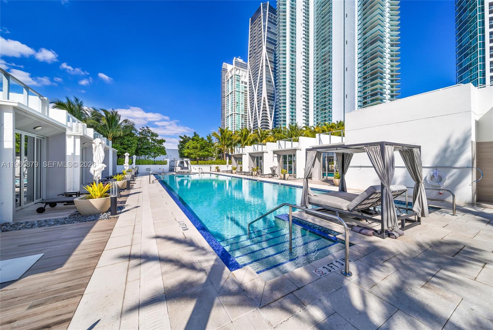 PARAMOUNT MIAMI WORLDCENT - Residential