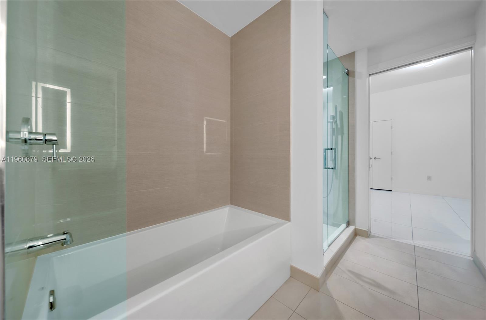 PARAMOUNT MIAMI WORLDCENT - Residential