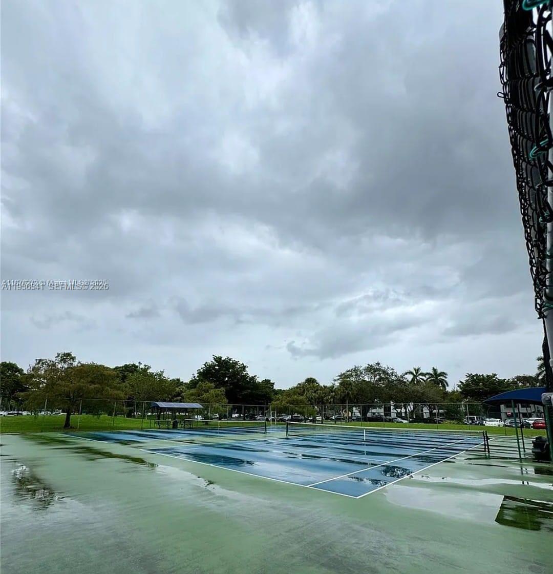 RACQUET CLUB APARTMENTS A - Residential