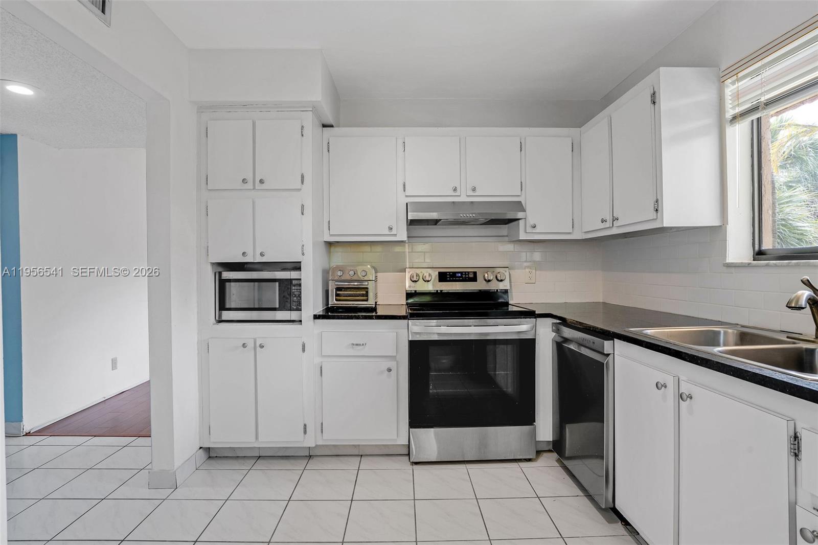 RACQUET CLUB APARTMENTS A - Residential