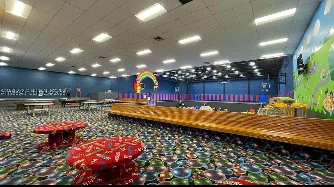 RACQUET CLUB APARTMENTS A - Residential