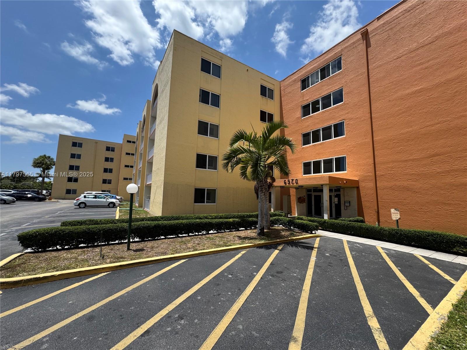 Property for Sale at 6970 Nw 186th St 3-406, Hialeah, Miami-Dade County, Florida - Bedrooms: 2 
Bathrooms: 2  - $239,900