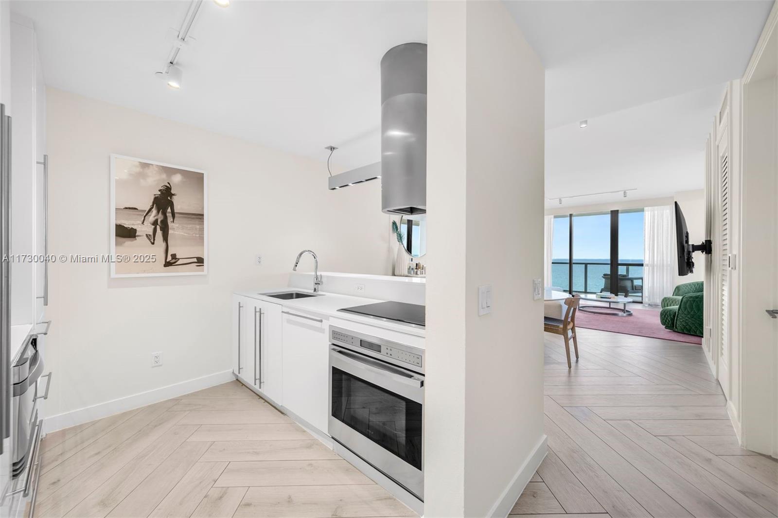 2201 COLLINS AVE CONDO - Residential