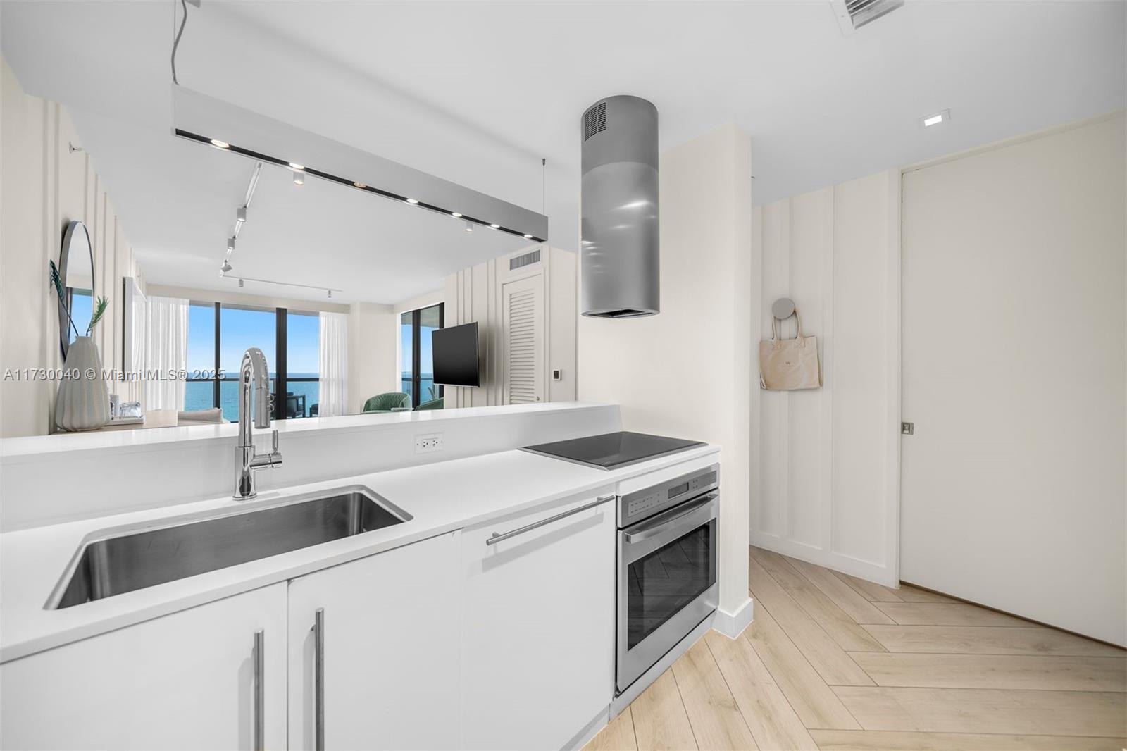 2201 COLLINS AVE CONDO - Residential