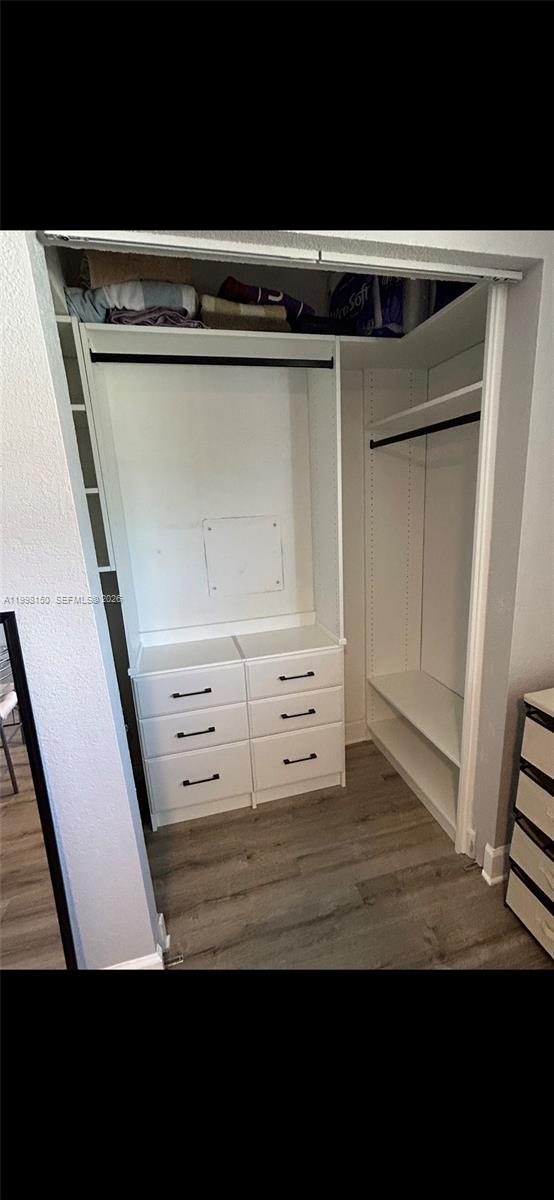 LORI-LYNN CONDO - Residential