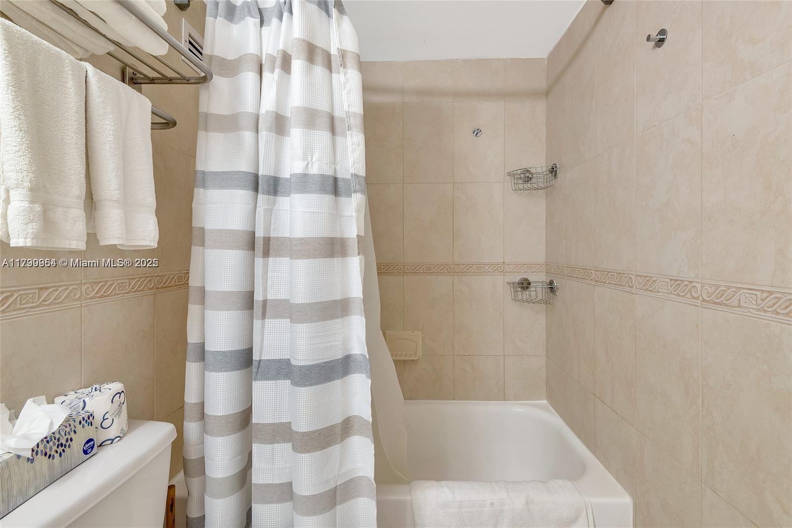 THE AVENTURA BEACH CLUB C - Residential