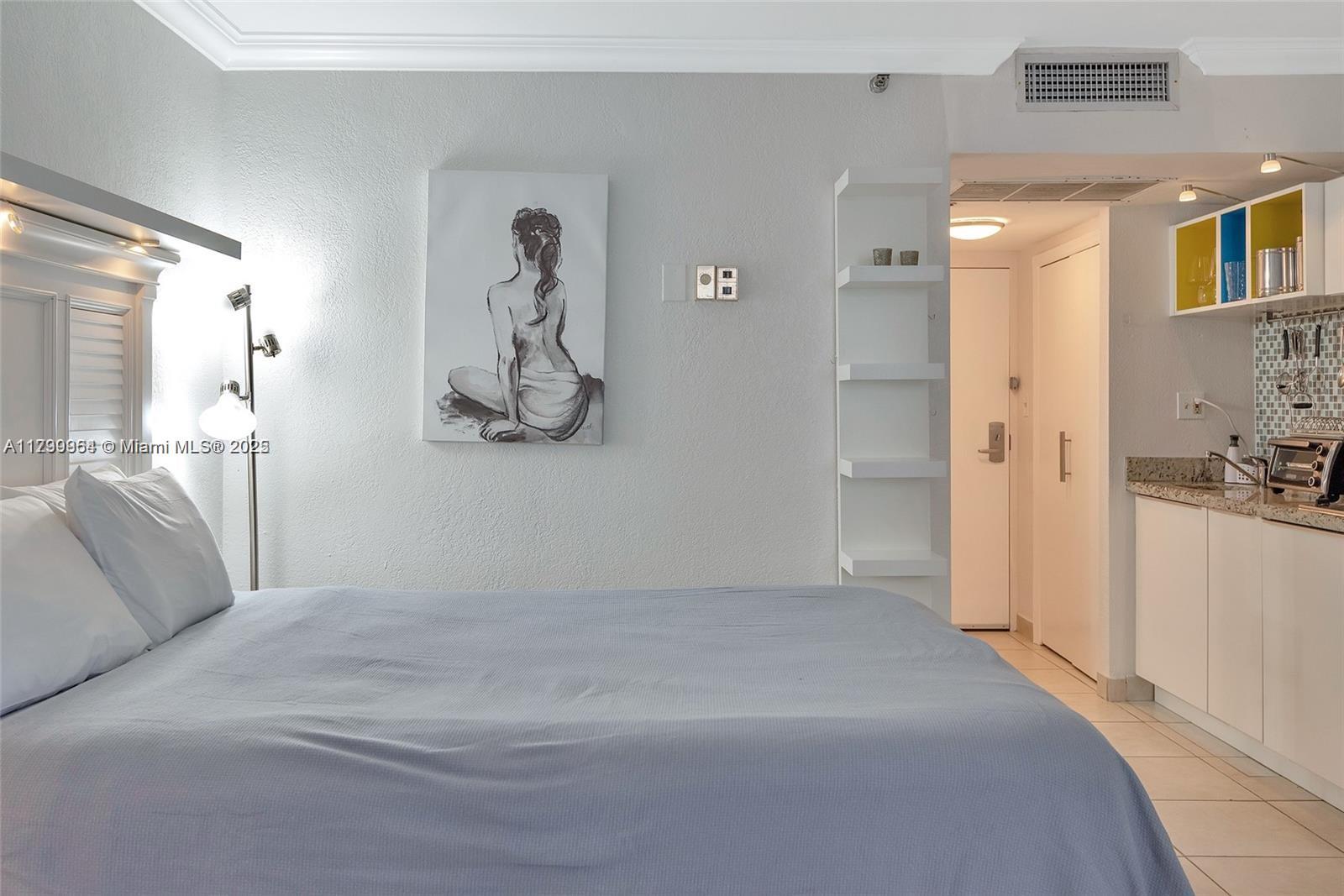 19201 Collins Ave 1001
