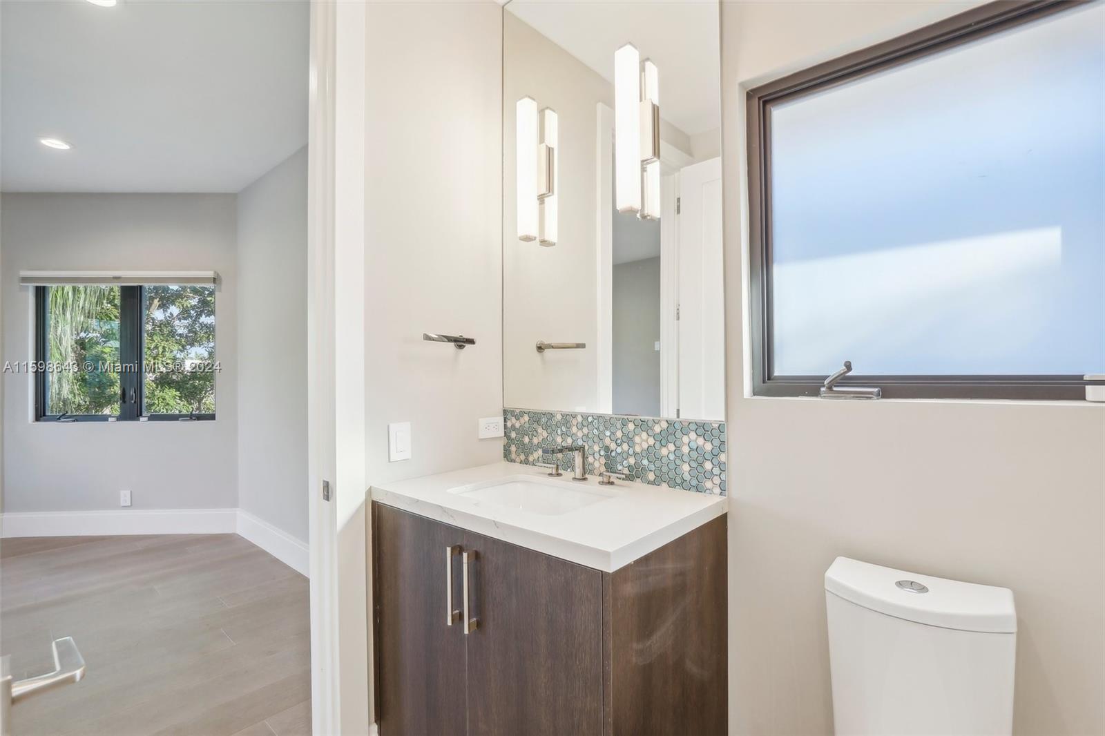 BARCELONA ISLE - Residential