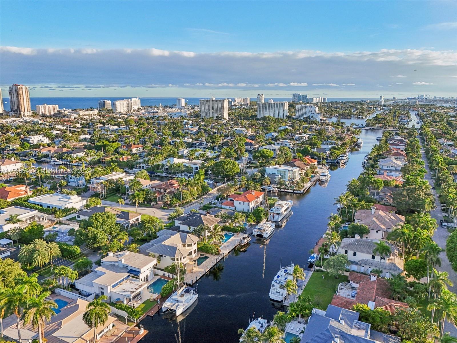 BARCELONA ISLE - Residential