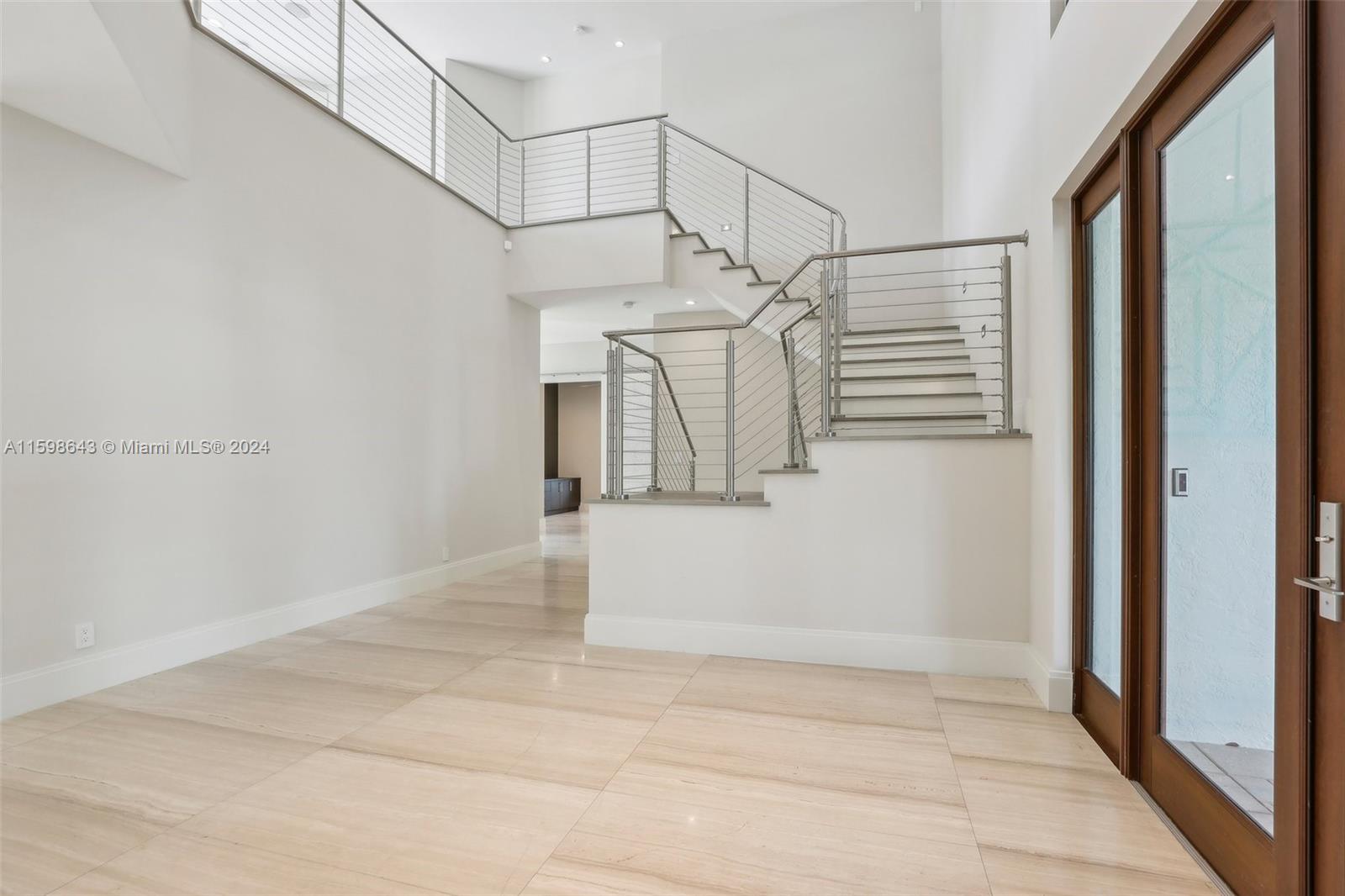 BARCELONA ISLE - Residential