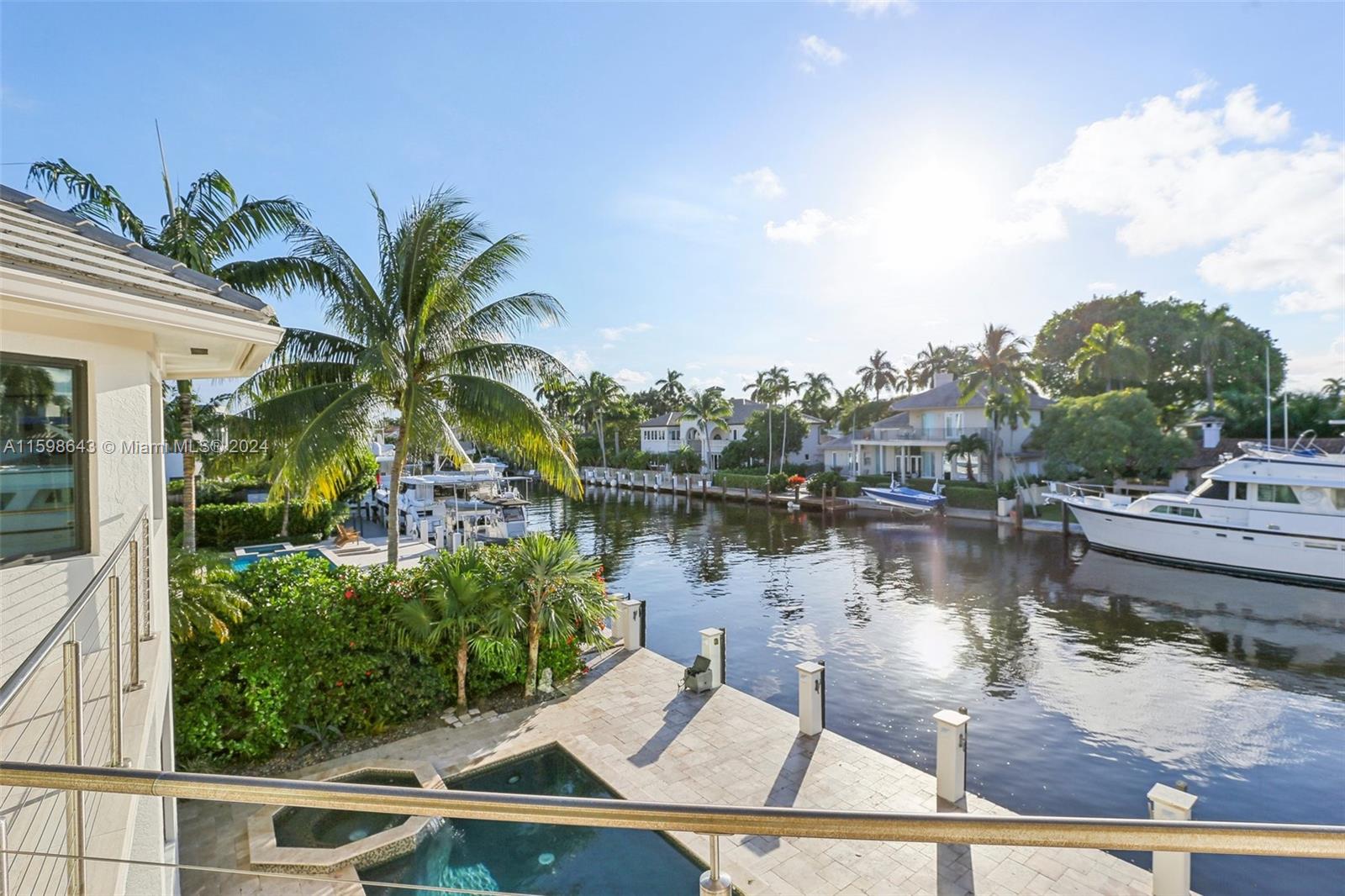 BARCELONA ISLE - Residential