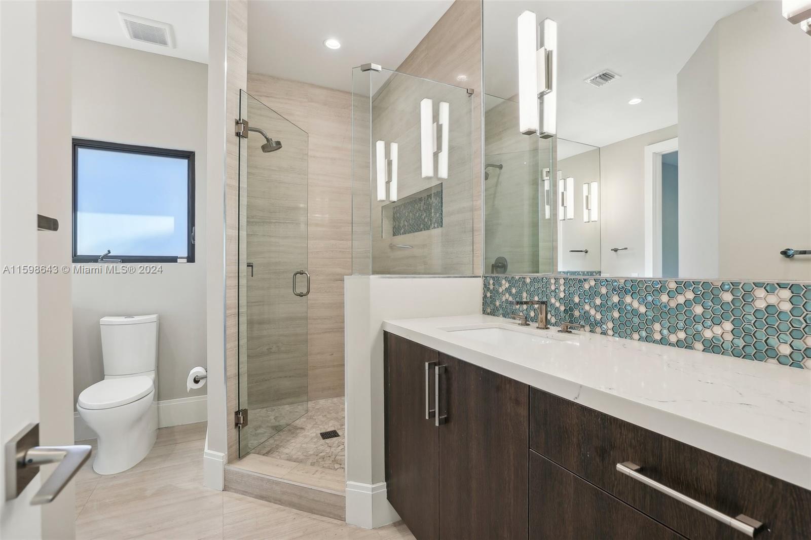 BARCELONA ISLE - Residential