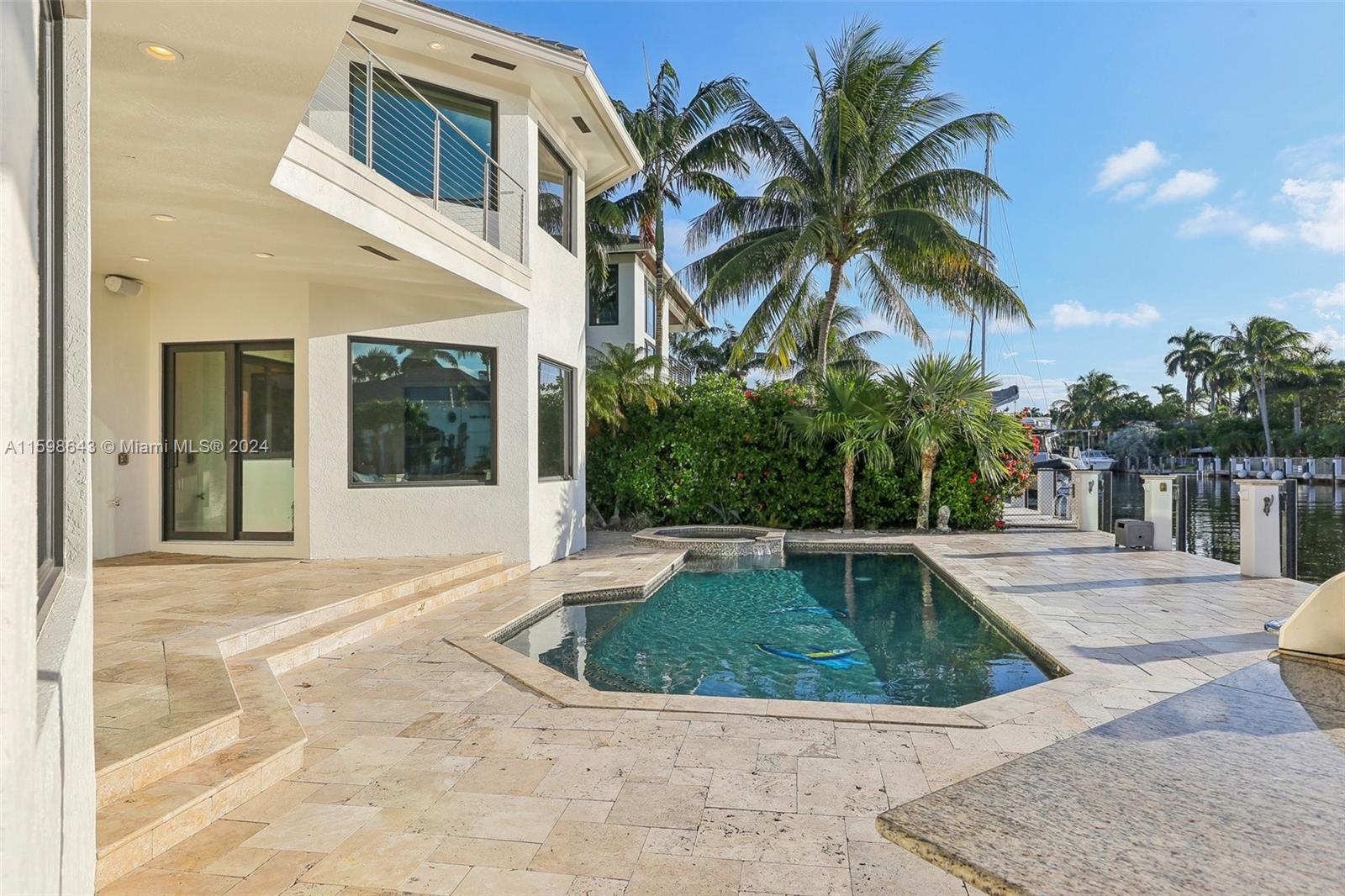 BARCELONA ISLE - Residential