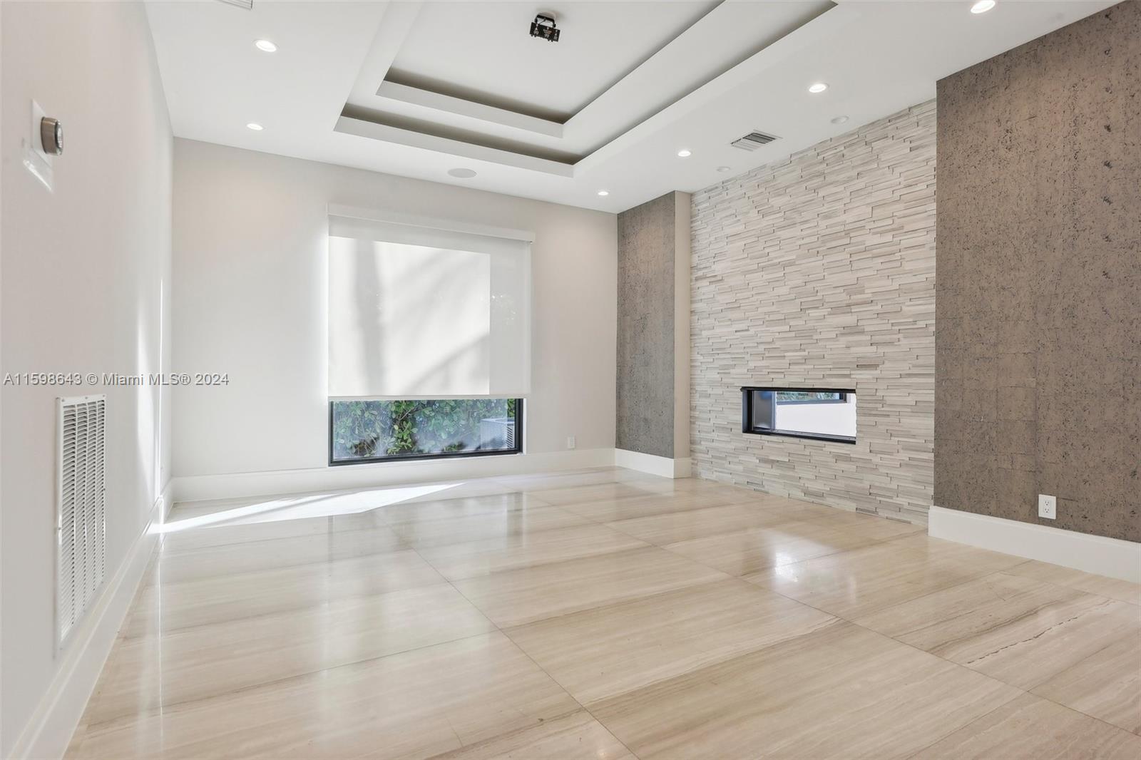 BARCELONA ISLE - Residential