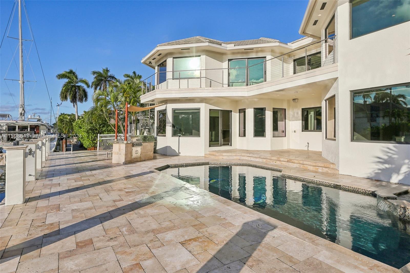 BARCELONA ISLE - Residential