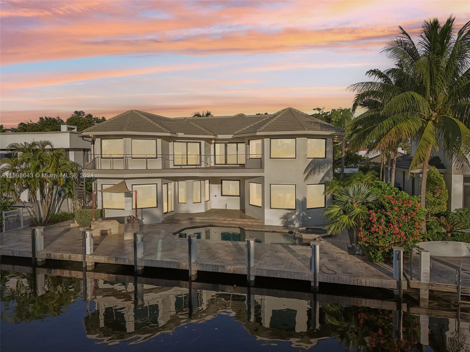 BARCELONA ISLE - Residential