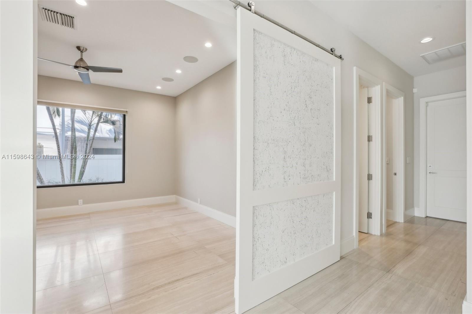 BARCELONA ISLE - Residential