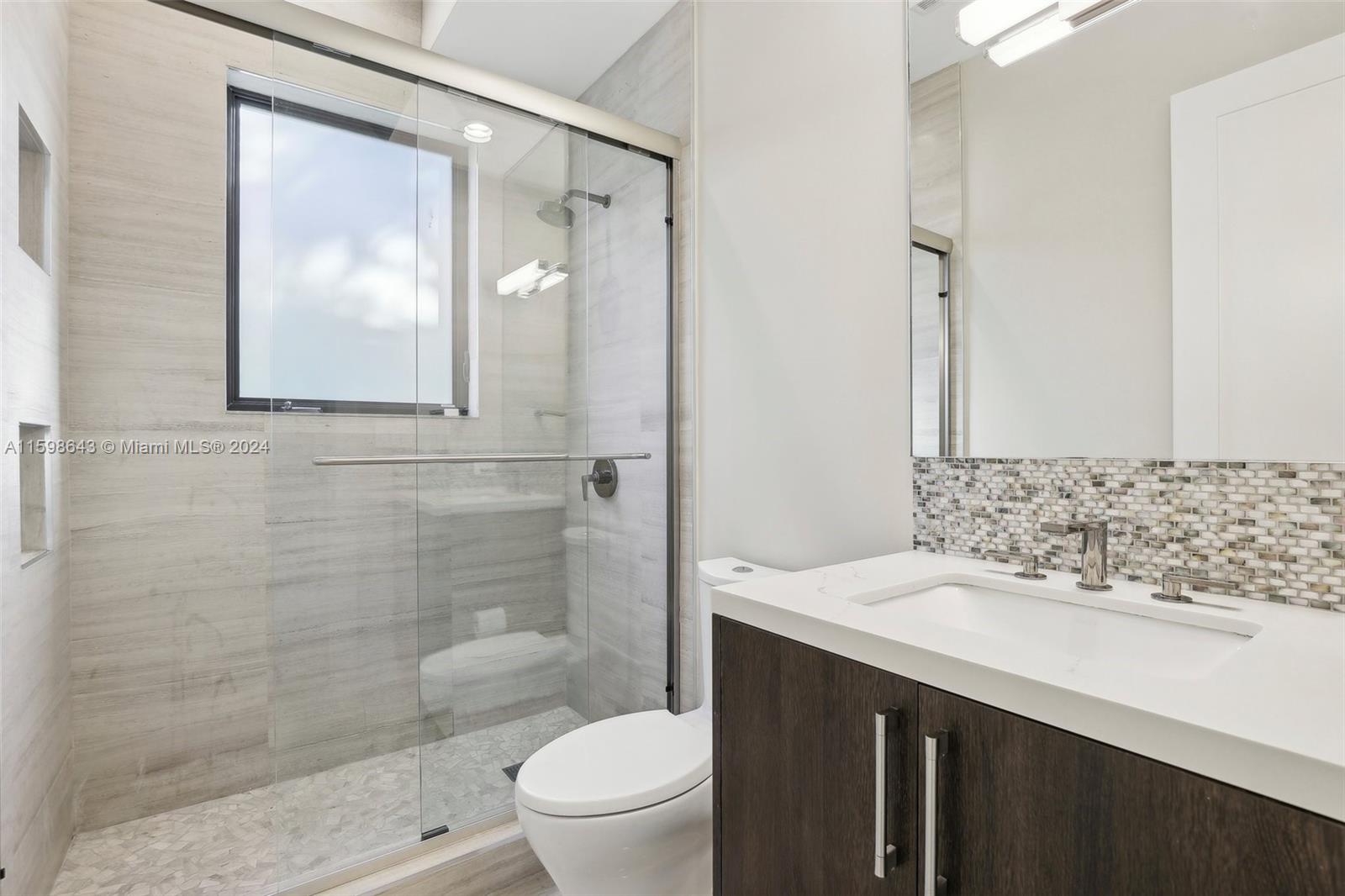 BARCELONA ISLE - Residential