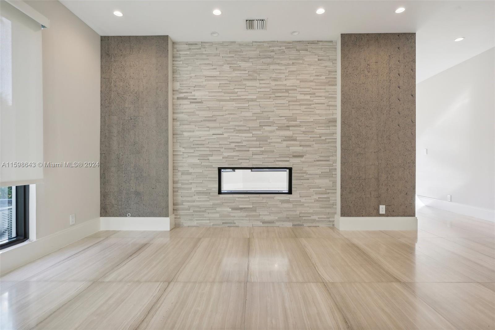 BARCELONA ISLE - Residential