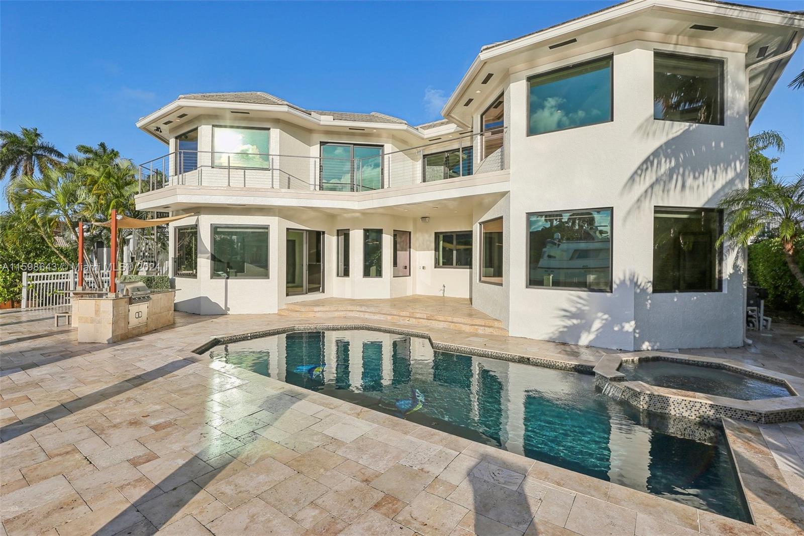 BARCELONA ISLE - Residential