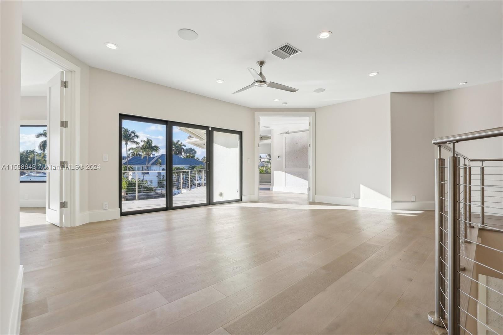 BARCELONA ISLE - Residential