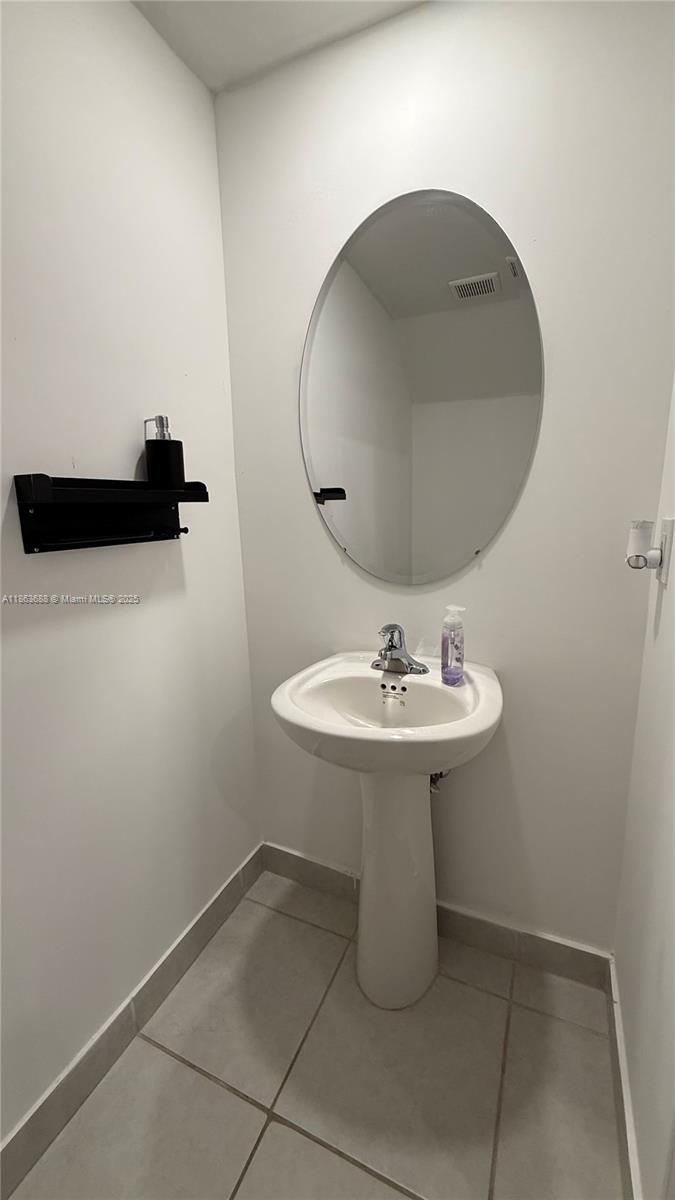 VIA VENTURA NEIGHBORHOOD - Residential Lease