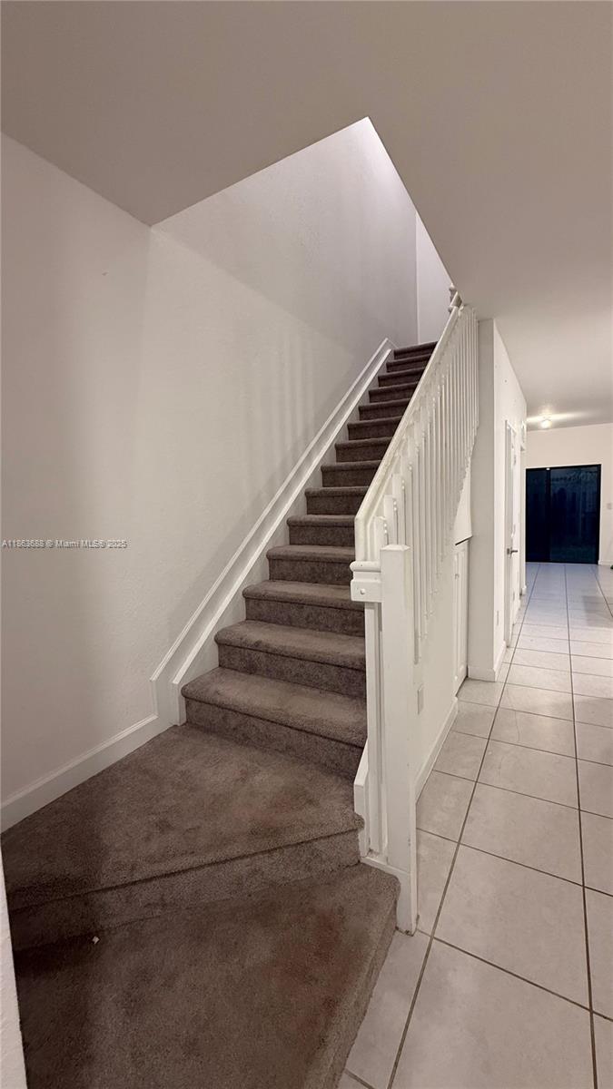 VIA VENTURA NEIGHBORHOOD - Residential Lease