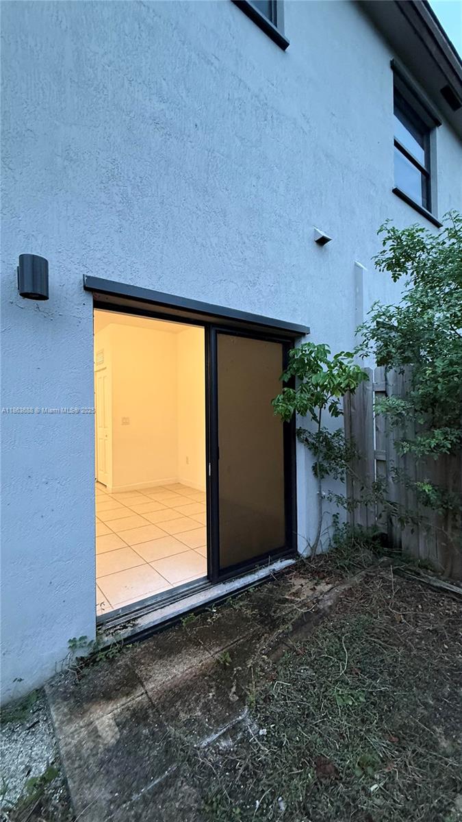 VIA VENTURA NEIGHBORHOOD - Residential Lease