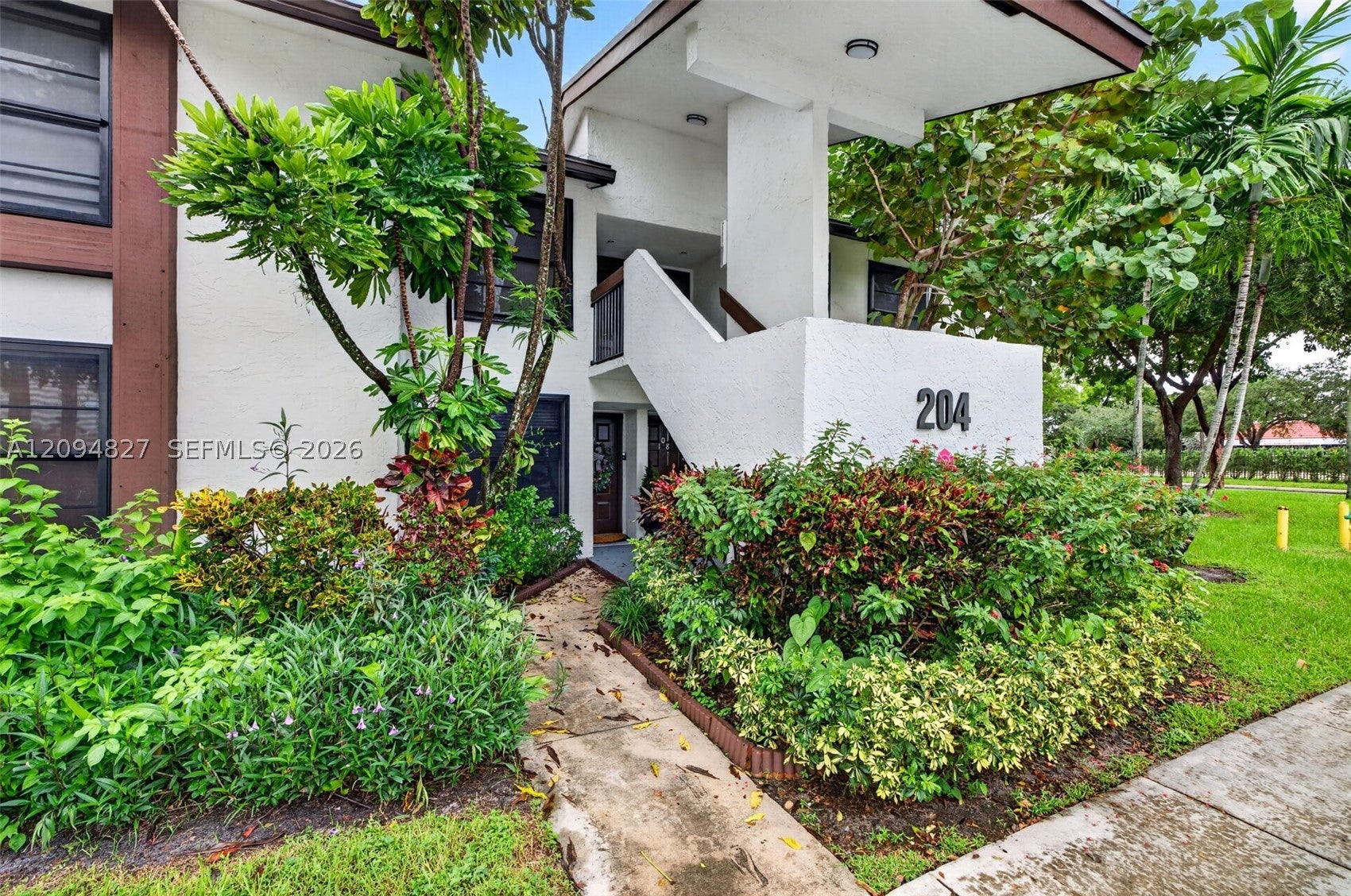 204 Lake Pointe Dr 107
