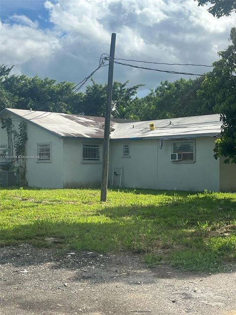 Miami-Dade Fixer Upper Homes for Sale 16 19755 SW 190th St Miami FL 33187