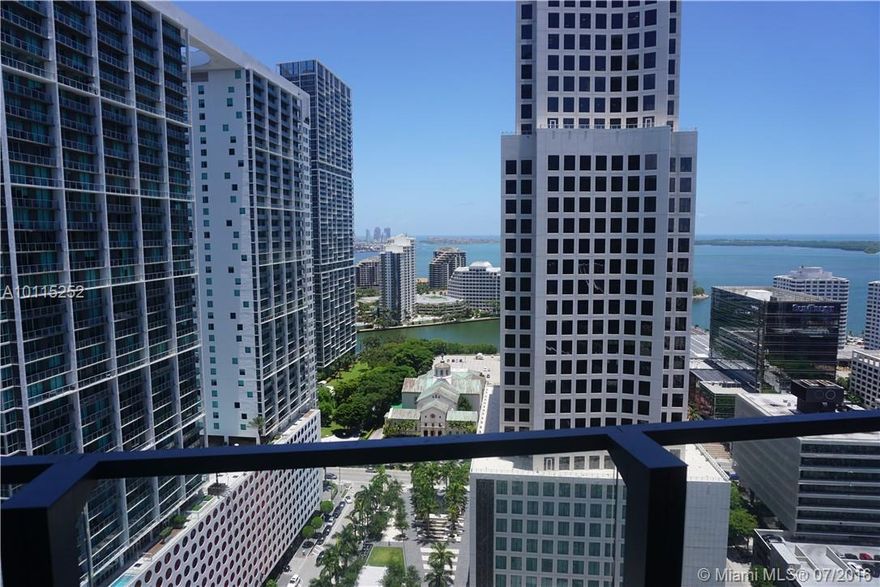 Beautiful and spacious 2 beds, 2.5 baths plus den, brand new apartment at Brickell City Centre. Modern Italian kitchen cabinets and premium appliances, marble floors, walk-in closets. Be the first to live in this gorgeous apartment with amazing views to the bay! Amenities include: 24hrs concierge service, social room, video room, bbq area, kids zone, two swimming pool, fitness center, spa, 24/7 valet and private access to the mall, steps from the best restaurants and shopping mall. No pets allowed.