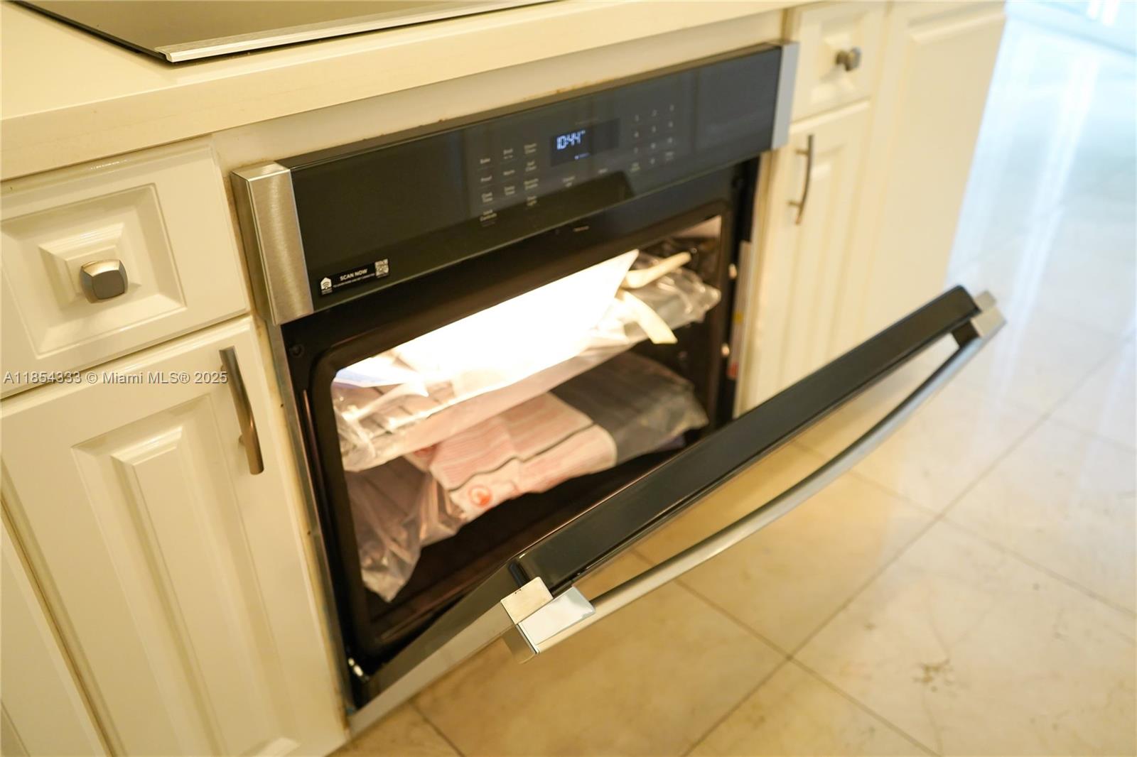 THREE TEQUESTA POINT COND - Residential Lease