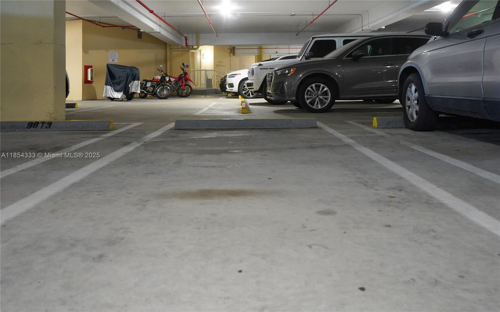 THREE TEQUESTA POINT COND - Residential Lease