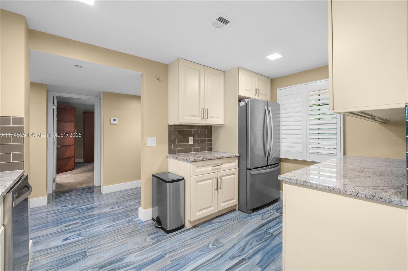 3499 Oaks Way # 205 205