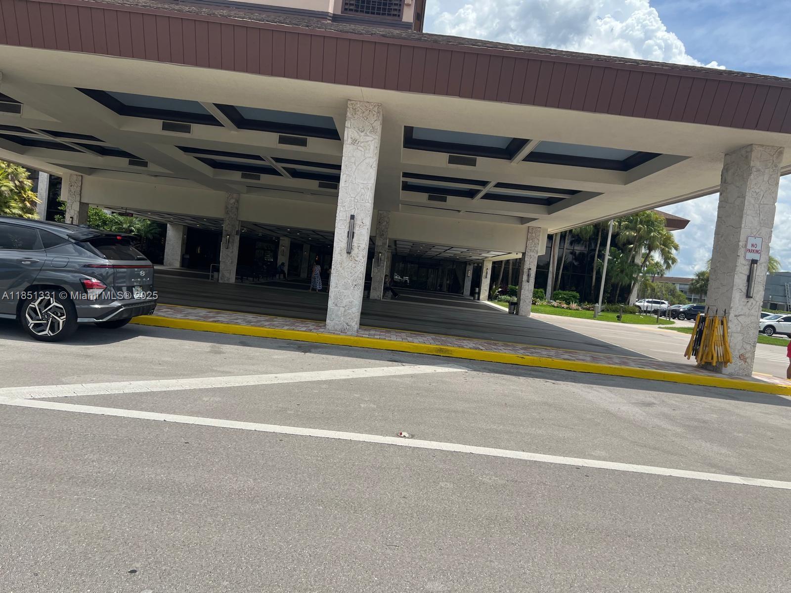 CAMBRIDGE AT CENTURY VILL - Residential