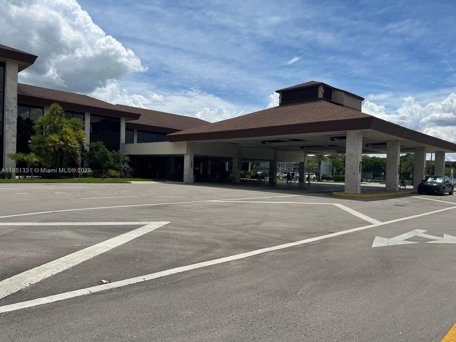 CAMBRIDGE AT CENTURY VILL - Residential