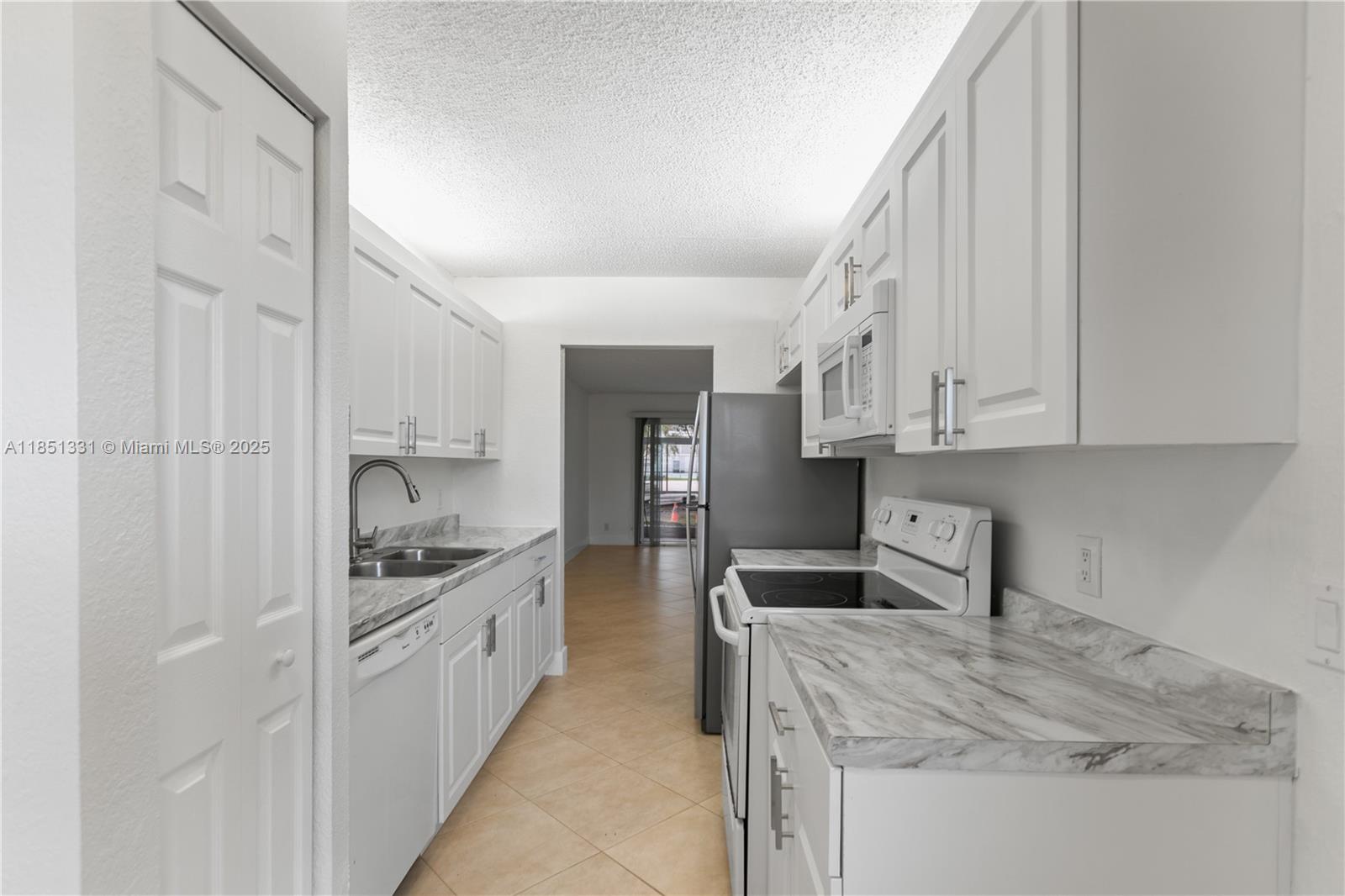 CAMBRIDGE AT CENTURY VILL - Residential