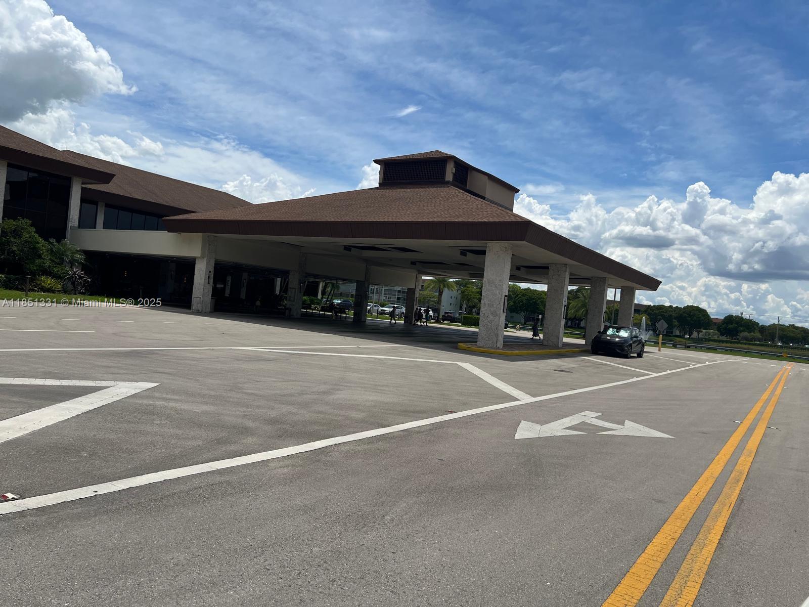 CAMBRIDGE AT CENTURY VILL - Residential