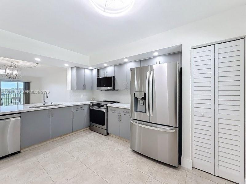 CAMBRIDGE AT CENTURY VILL - Residential Lease