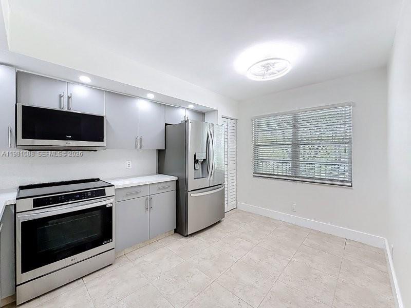 CAMBRIDGE AT CENTURY VILL - Residential Lease