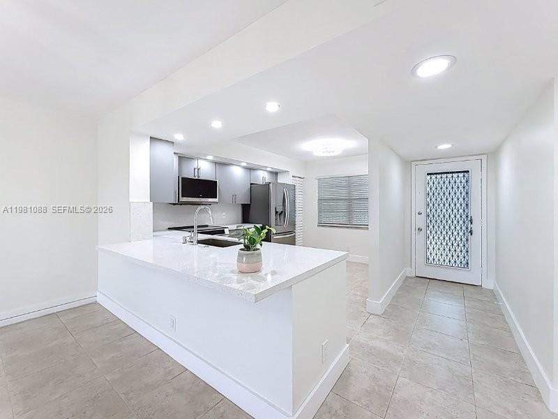 CAMBRIDGE AT CENTURY VILL - Residential Lease