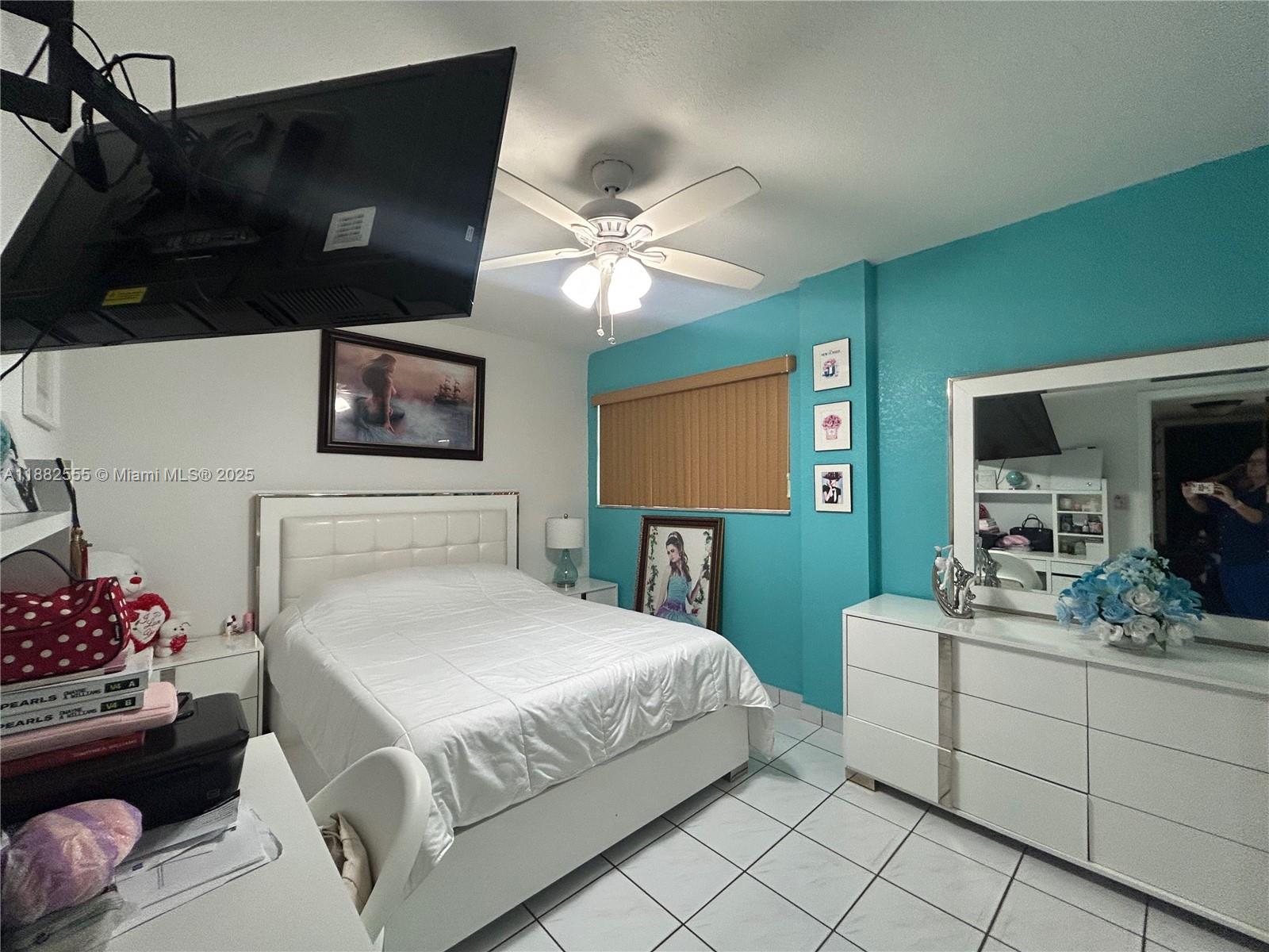 GOLDEN GATE CONDO - Residential