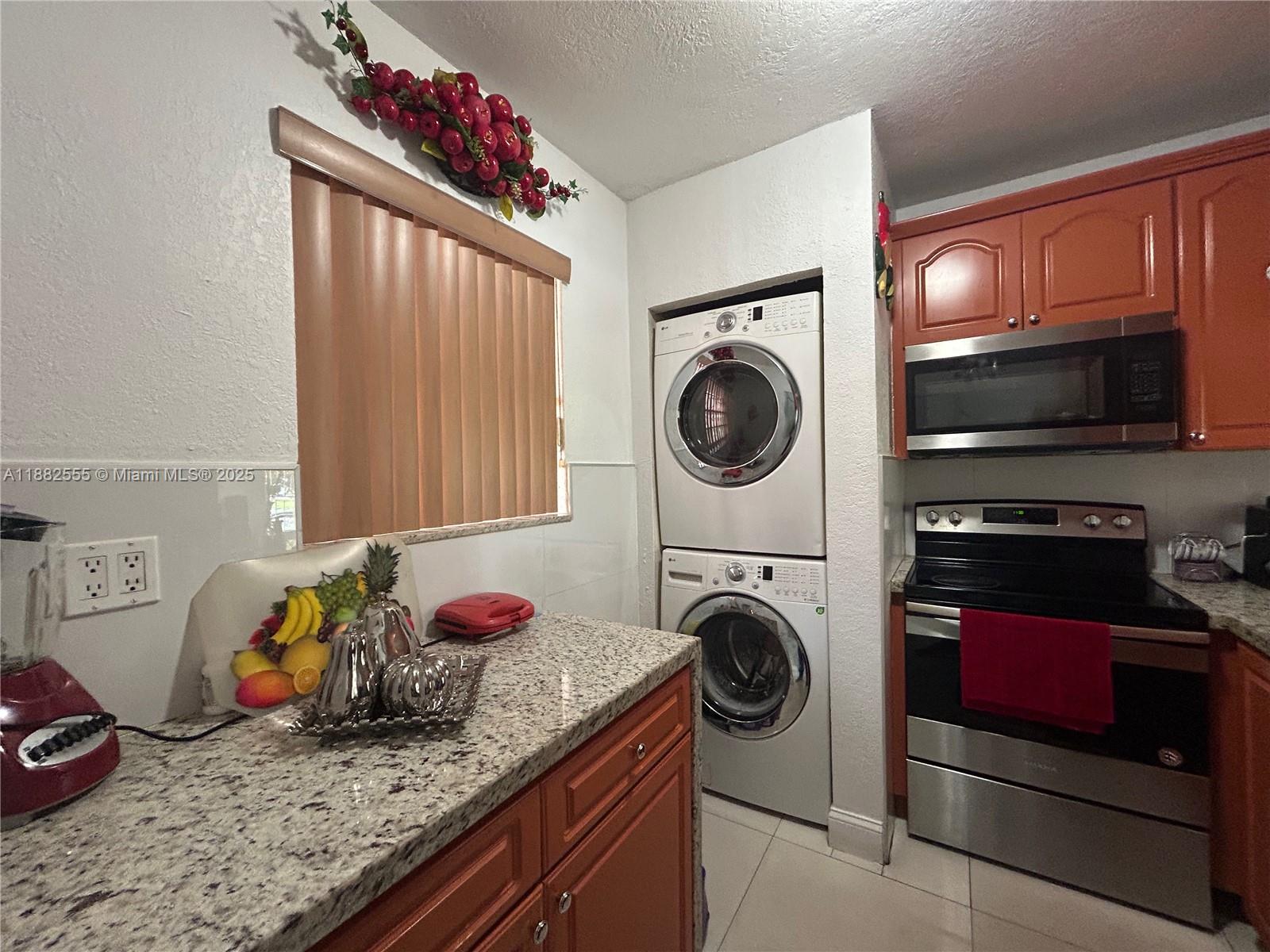 GOLDEN GATE CONDO - Residential
