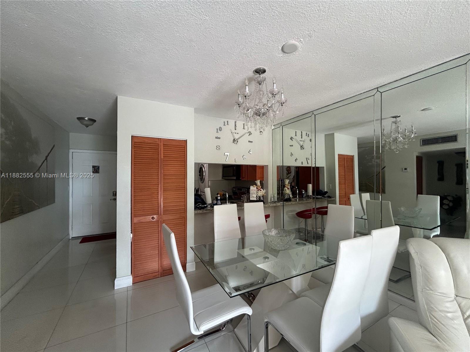 GOLDEN GATE CONDO - Residential
