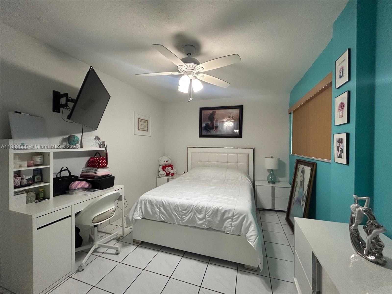 GOLDEN GATE CONDO - Residential