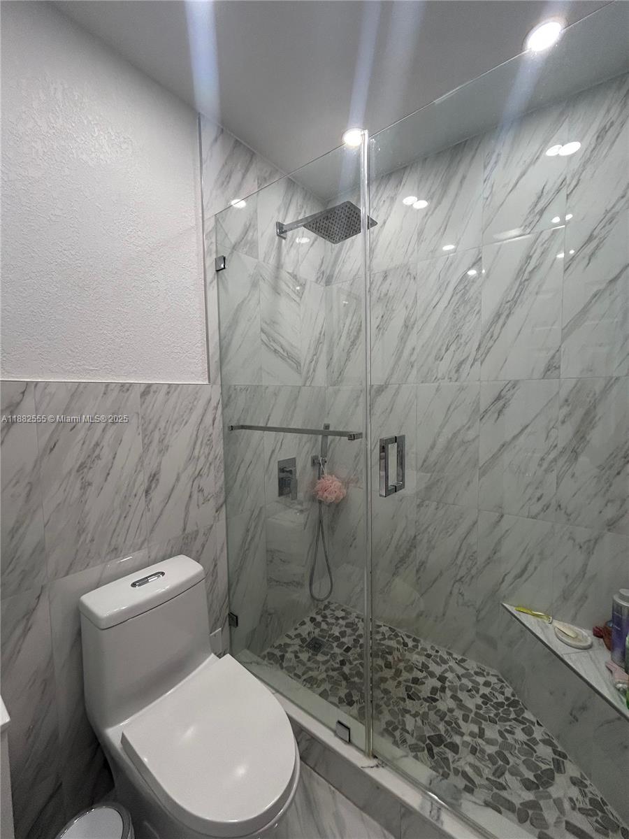 GOLDEN GATE CONDO - Residential