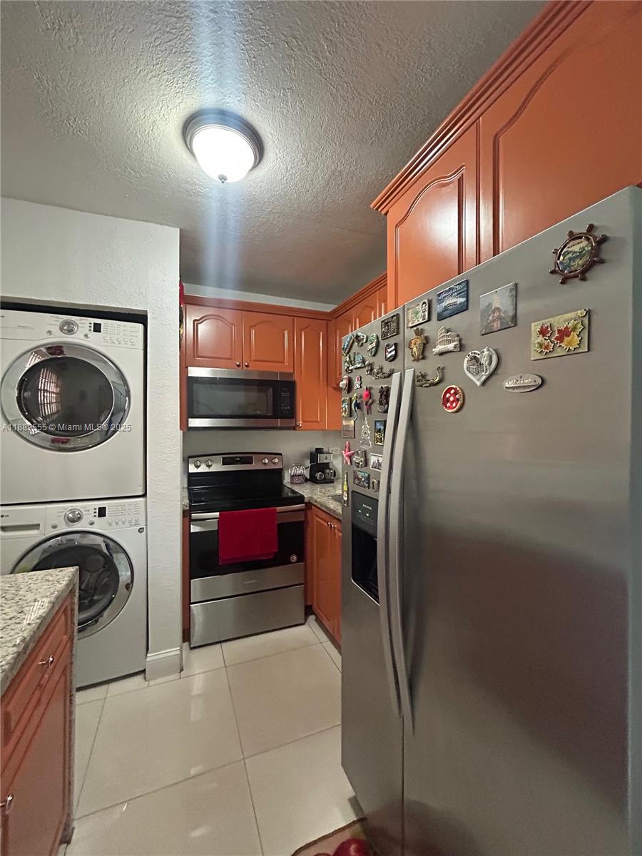 GOLDEN GATE CONDO - Residential