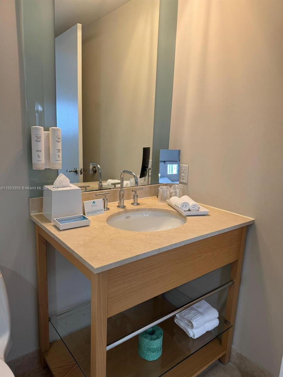 M RESORT RESIDENCES CONDO - Residential