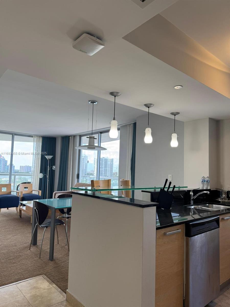 M RESORT RESIDENCES CONDO - Residential