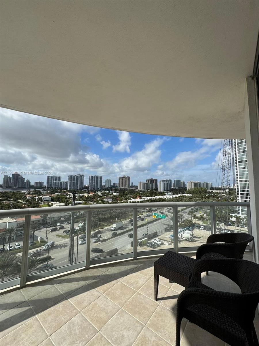 M RESORT RESIDENCES CONDO - Residential